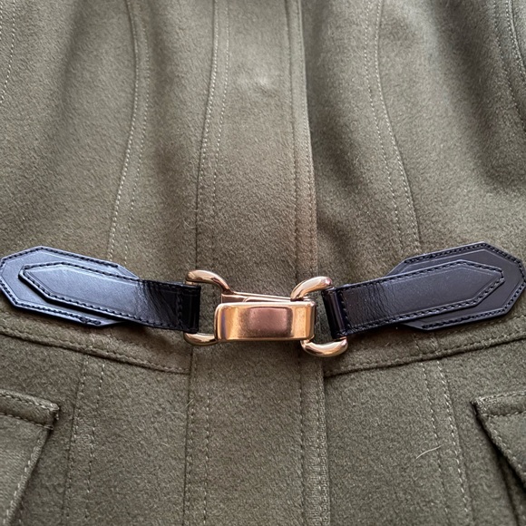 Olive Green Burberry London Women's Coat with Black Accents - Picture 3 of 9